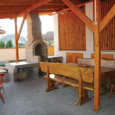 Two-bedroom In Apartment Morahalom