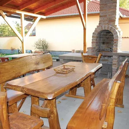 Two-bedroom In Apartment Morahalom